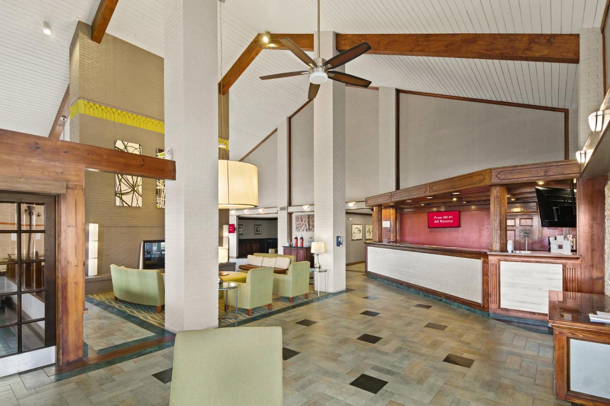 Red Roof Inn & Suites Irving - Dfw Airport South Exterior foto
