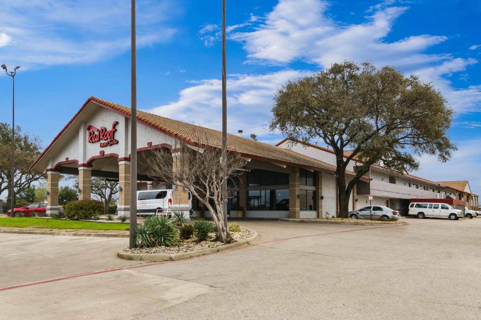 Red Roof Inn & Suites Irving - Dfw Airport South Exterior foto