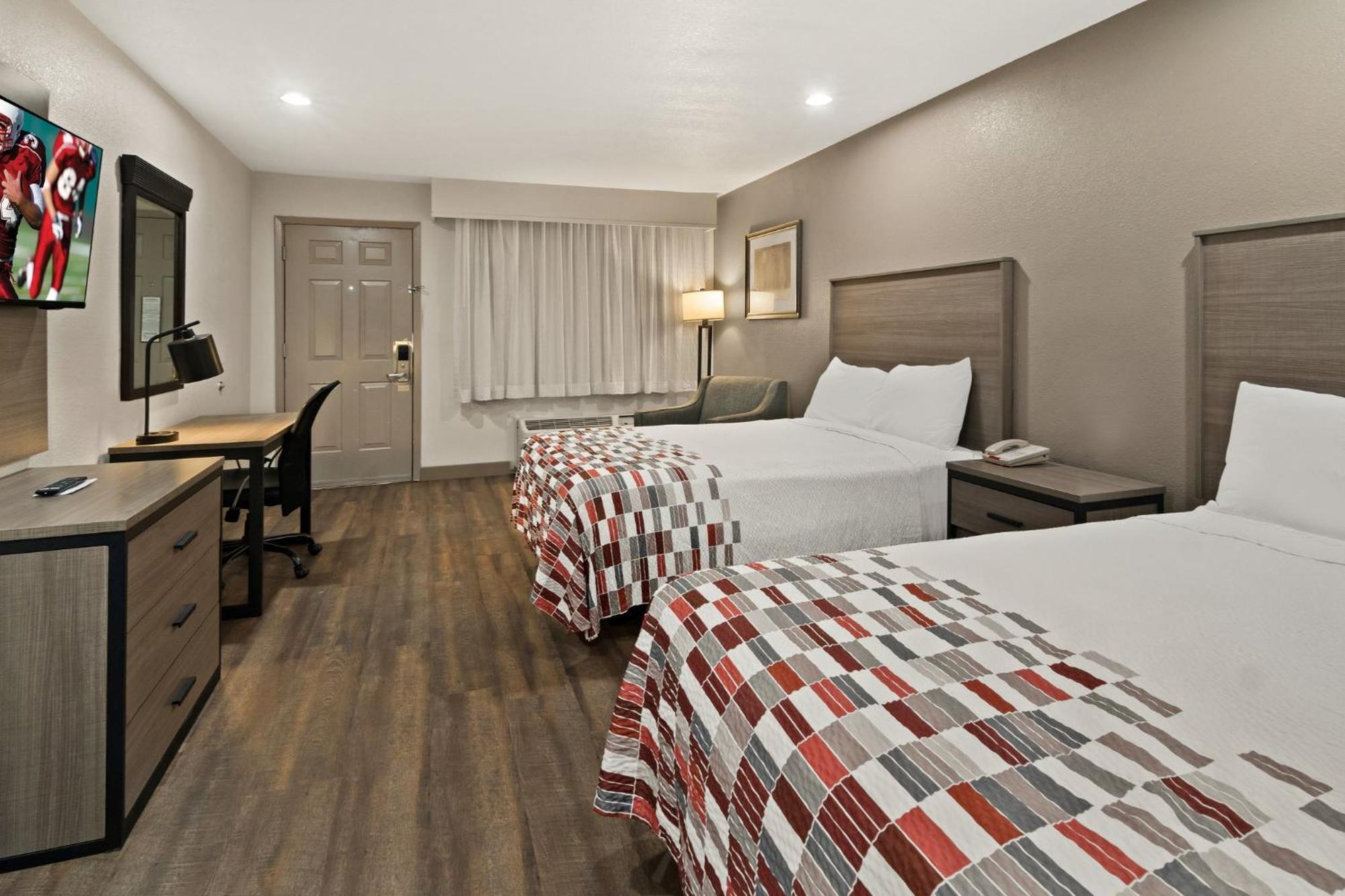 Red Roof Inn & Suites Irving - Dfw Airport South Exterior foto